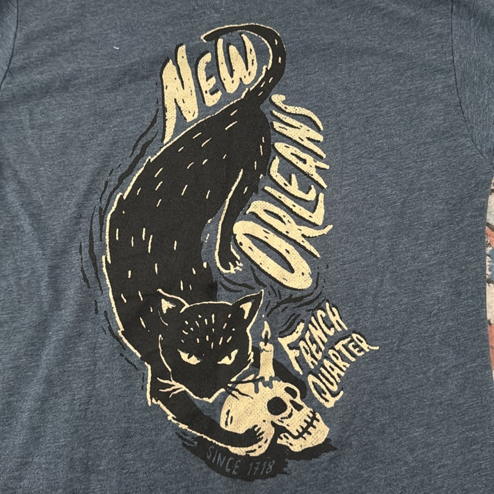 NWT New Orleans Black Cat French Quarter T shirt